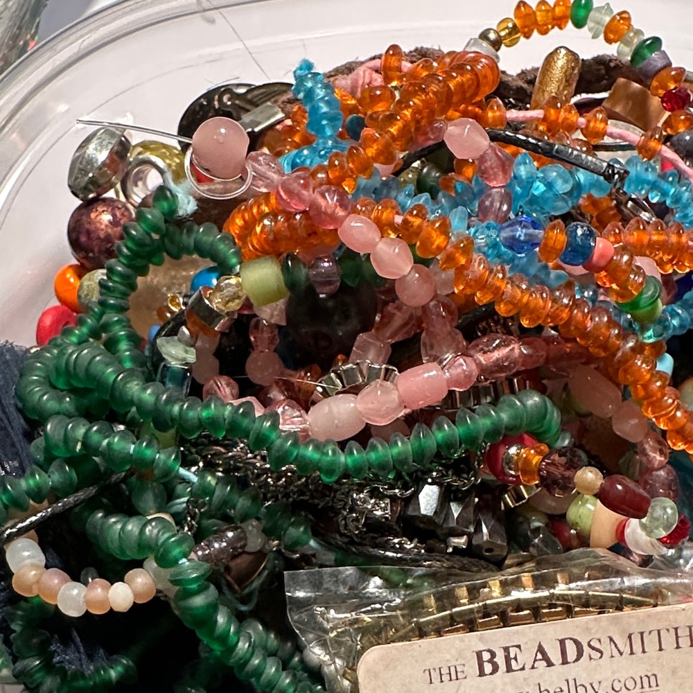 Vibrant Craft/Jewelry Supplies - 3LBs - Picture 11 of 16